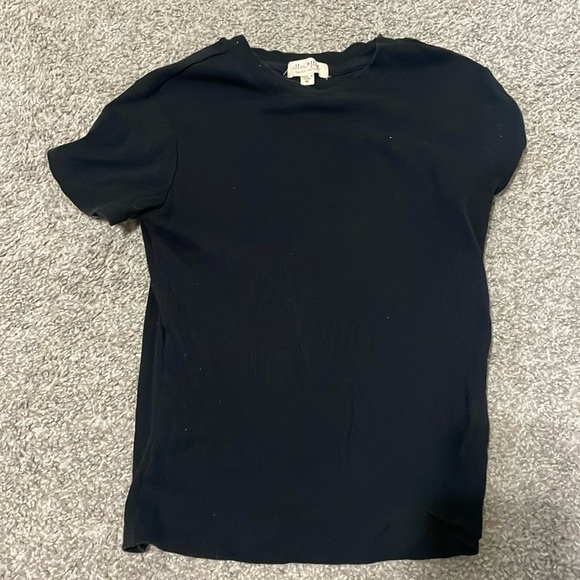 Tops - Black ribbed shirt